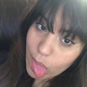 Meet your Posher, Mia